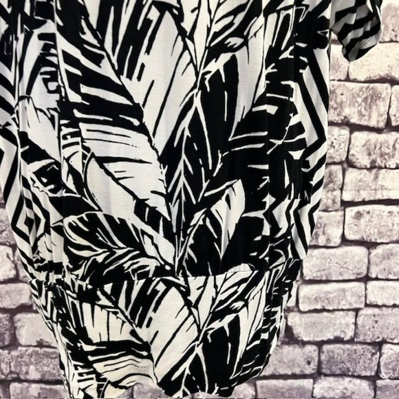 Chico's Black & White Short Sleeve Top Size XL - Picture 7 of 9